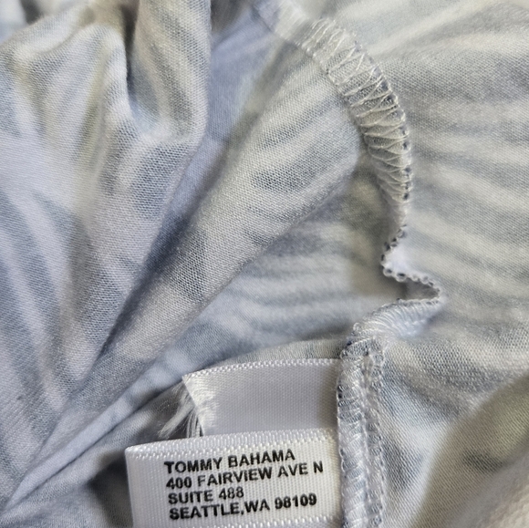 TOMMY BAHAMA Navy and White Stretchy Leaf Print Dress. Size Medium - Picture 10 of 13